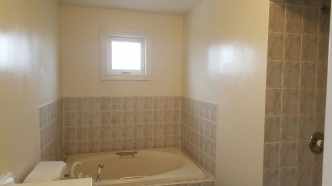 photo5030669896903665637